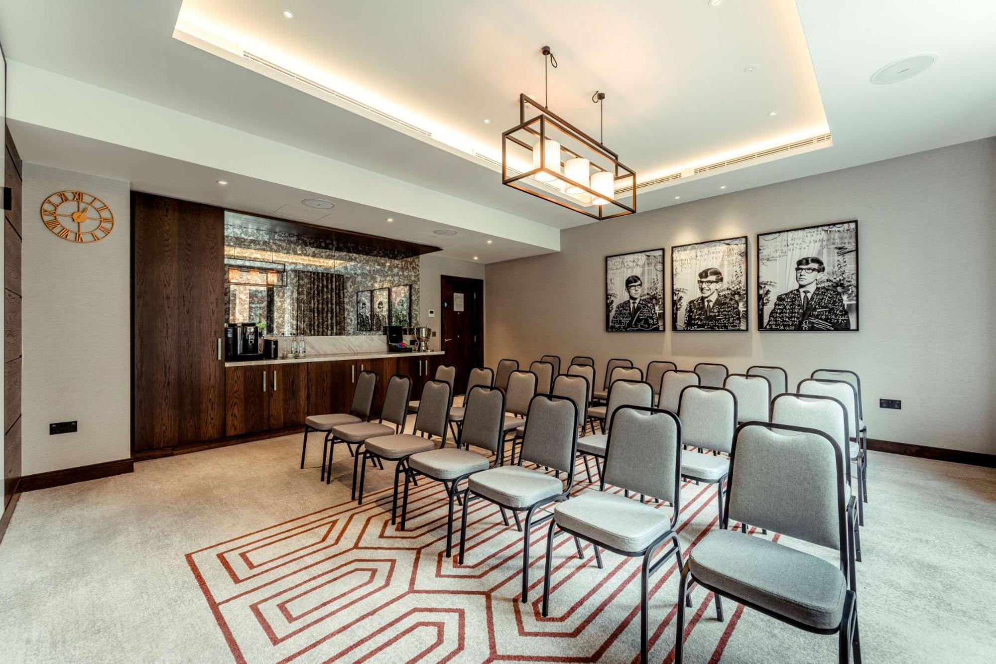 The Fellows House Cambridge, Curio Collection By Hilton Buitenkant foto